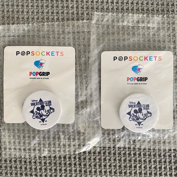 NEW- Disney Vacation Club Goodies Bundle - Lanyards, Pop Sockets, Luggagae Tag - Picture 5 of 7